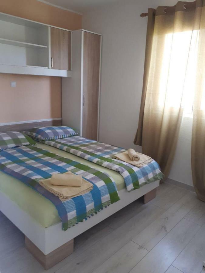 Apartmani Ivana Lopar Exteriör bild
