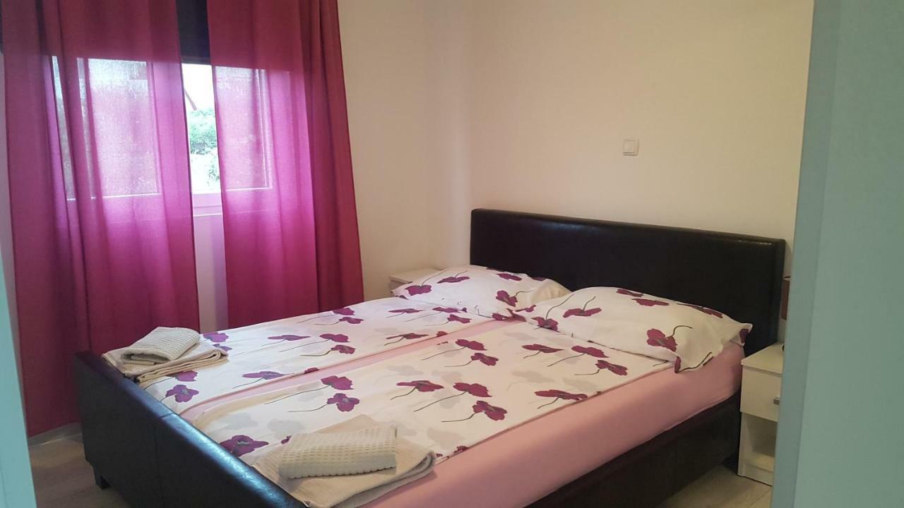 Apartmani Ivana Lopar Exteriör bild