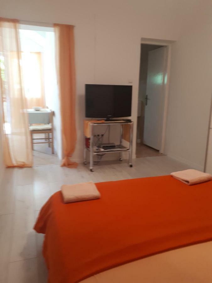 Apartmani Ivana Lopar Exteriör bild