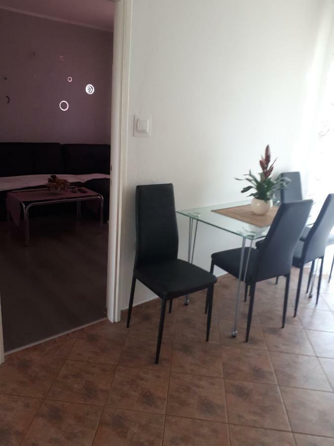 Apartmani Ivana Lopar Exteriör bild